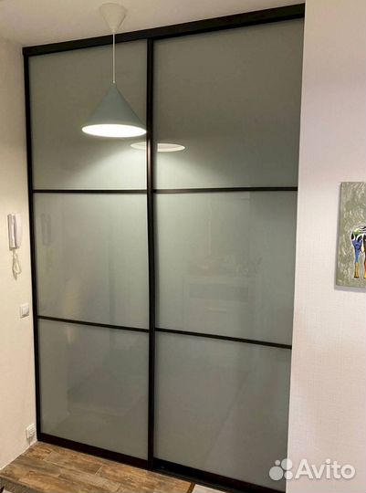 Раздвижная перегородка с матовым стеклом