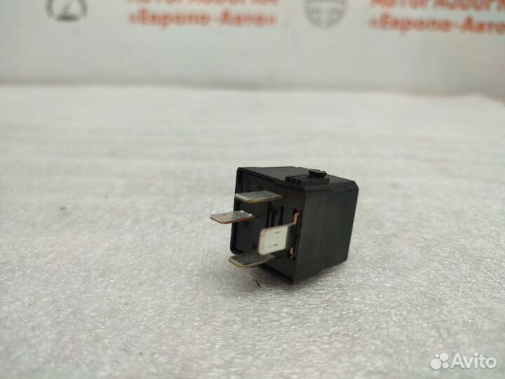 Реле Mercedes W221 2008