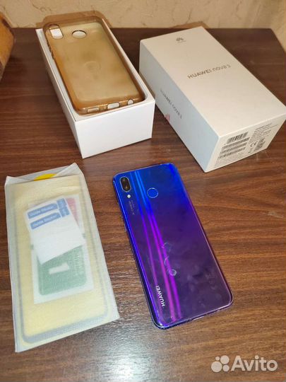 Телефон Huawei Nova 3 128gb