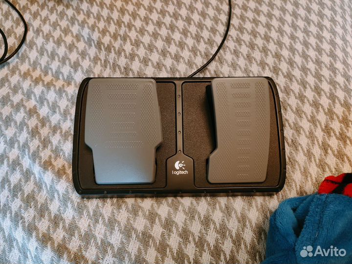Игровой руль logitech