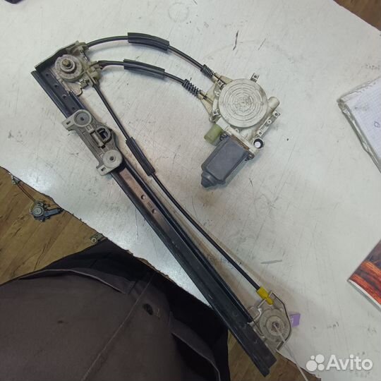 Стеклоподъемник электрический BMW 3