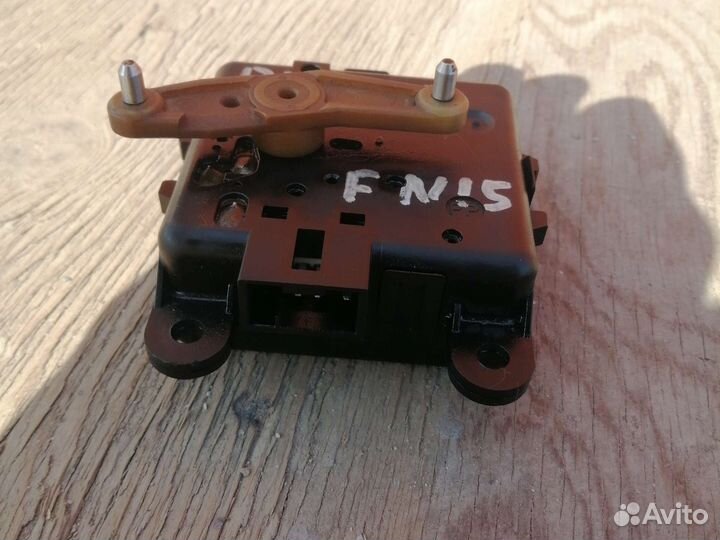 Моторчик заслонки печки Nissan Pulsar FN15