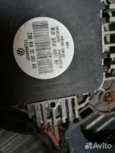 Вентилятор с радаотором в сборе Passat B6