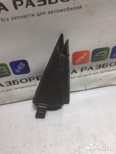 Накладка двери внутренняя задняя правая Nissan