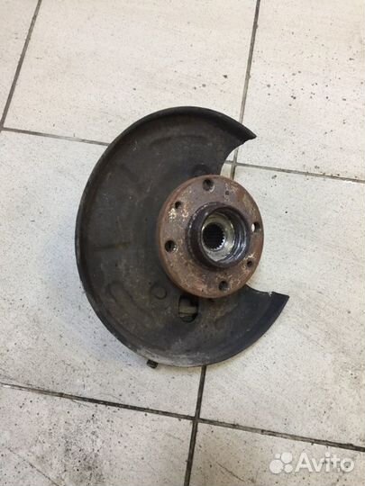 Поворотный кулак передний правый Ваз LADA 2114