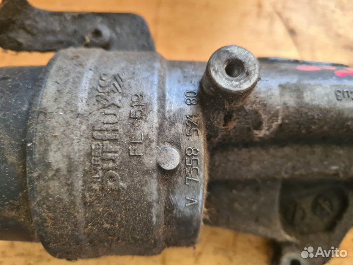 Корпус масляного фильтра Peugeot 308 хэтчбек 1.6