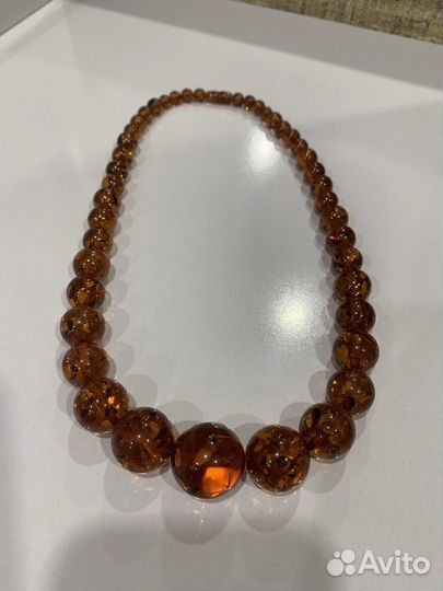 Янтарные бусы