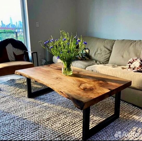Стол из дерева