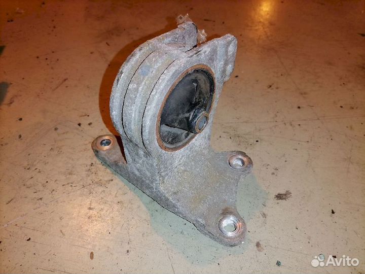 Опора двигателя (подушка двс) левая MR272744 Mitsu