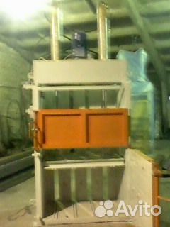 Гидравлический пресс для бытовых отходов