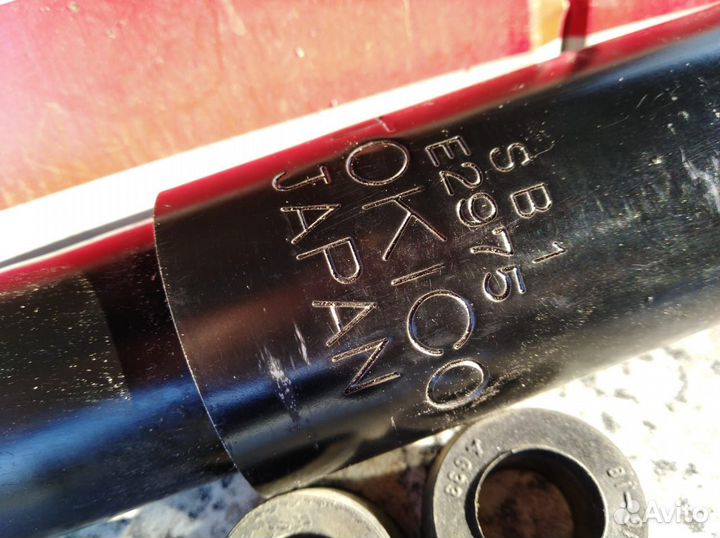 Амортизатор задний Toyota 48531-80560