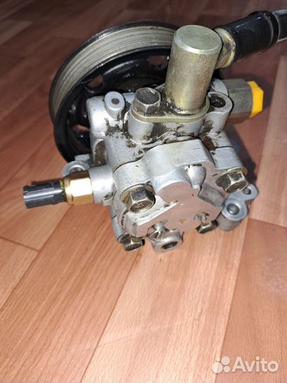 Насос гур Ford Escape 08 2,3L