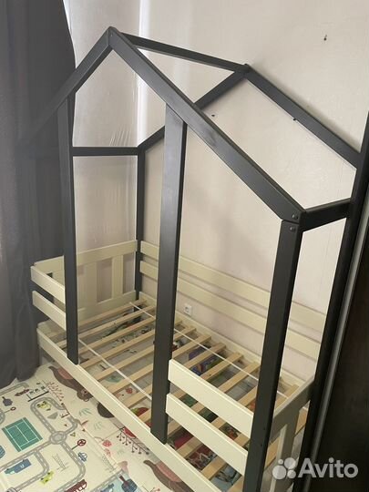 Детская кровать домик