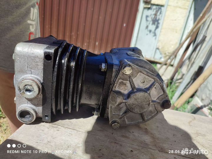 Компрессор воздушный автомобильный
