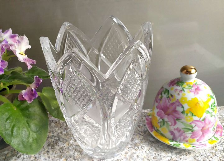 Хрустальная вазочка и лимонница
