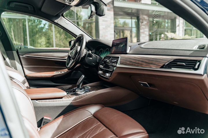 Аренда автомобиля BMW 530 без водителя