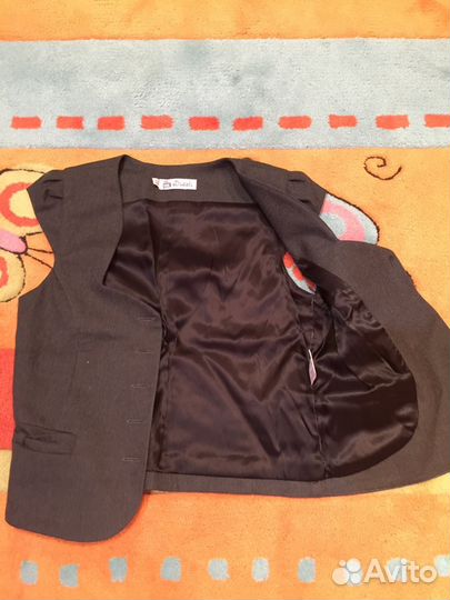 Жилет школьный для девочки б/у