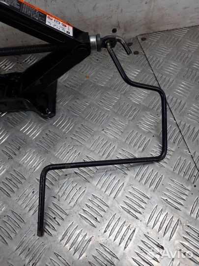 Домкрат Opel Insignia хэтчбэк 5 дв. 2.0 2009