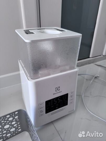 Увлажнитель воздуха electrolux EHU-3715D