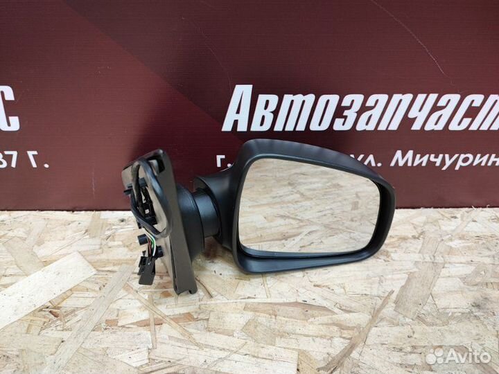 Зеркало заднего вида боковое правое Renault Logan