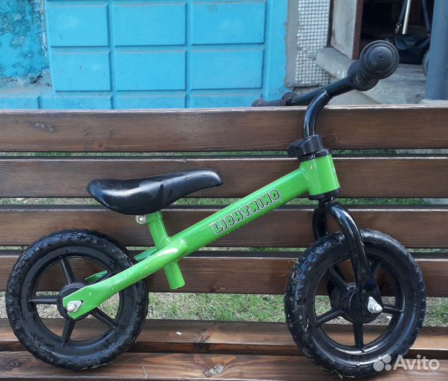 Продам беговел