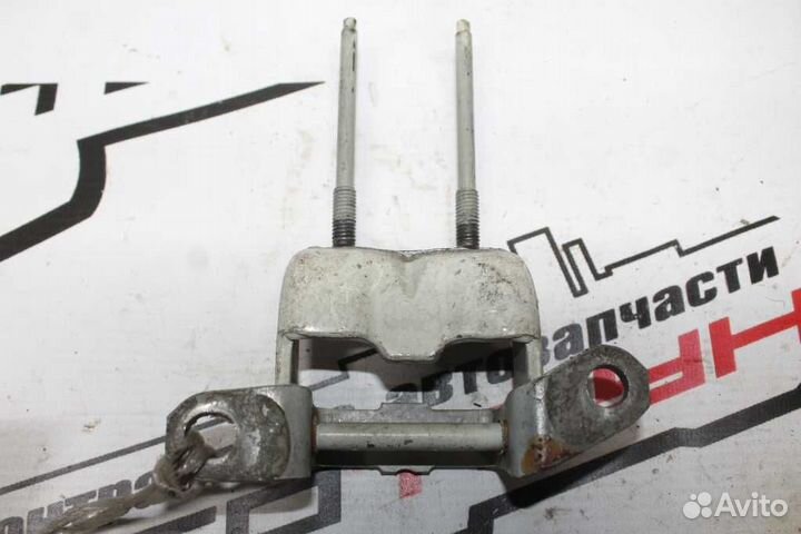 Петля двери nissan bassara presage HU30 JHU30 JNU30 jtnu30 JTU30 JU30 jvnu30 JVU30 MU30 NU30 TNU30 T