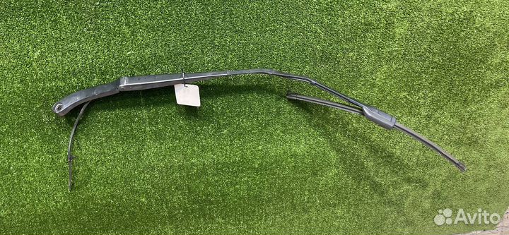 Поводок стеклоочистителя левый Tesla Model Y 2021