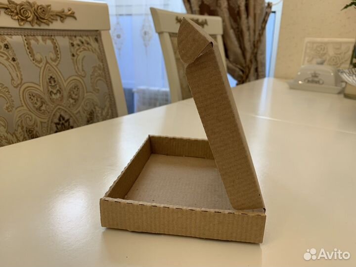 Коробка картонная 152*130*25