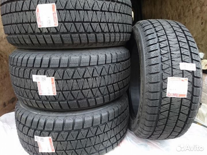 Bridgestone Blizzak DM-V3 295/35 R21 107T