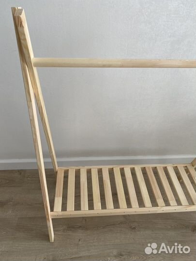 Вешалка напольная деревянная