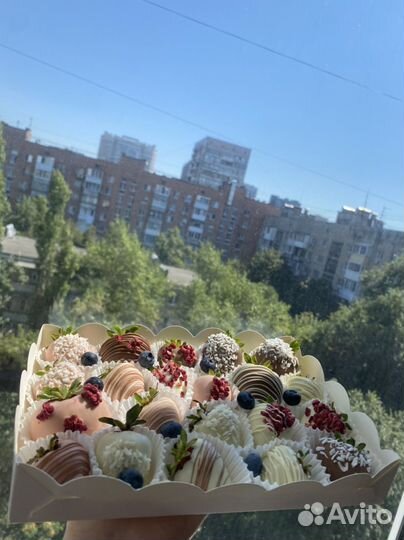 Клубника в шоколаде подарок