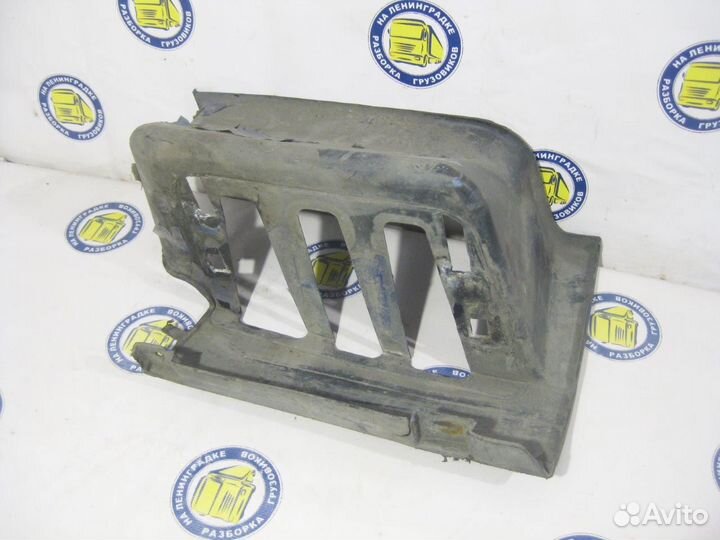 Подножка нижняя правая 20529640 volvo, FH 12, FM 9