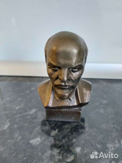 Бюст Ленина
