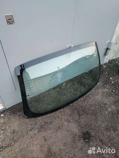 Заднее стекло Renault Symbol