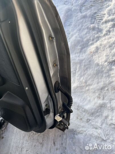 Дверь на ниссан тиида