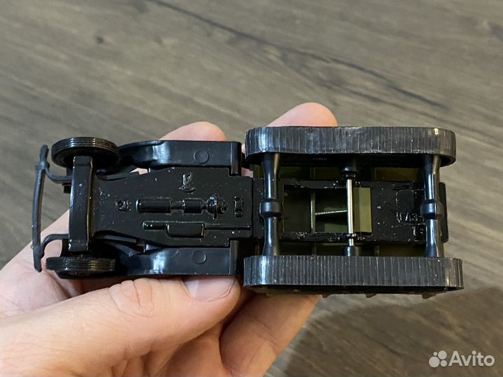 Модель автомобиля газ 60 СССР 1:43 состояние новой