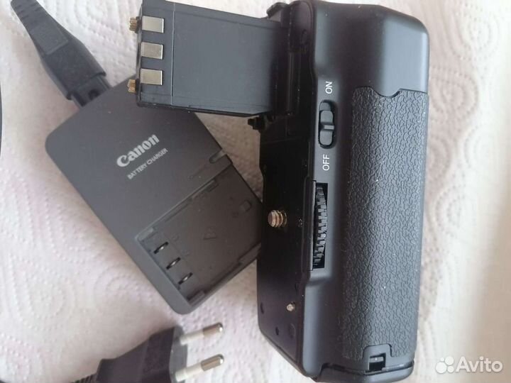 Зеркальный фотоаппарат canon