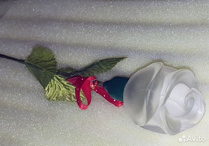 Цветок роза на стебле духи СССР