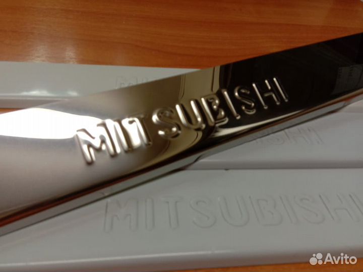 Накладки на пороги Mitsubishi (нержавейка)