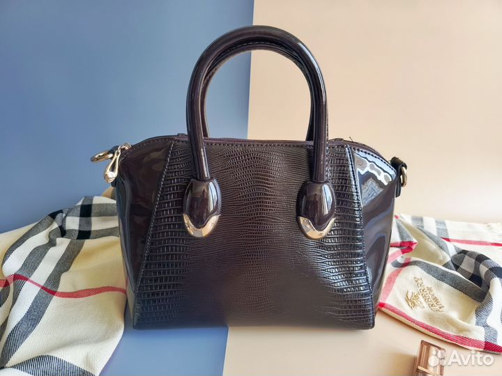 Сумка женская лаковая коричневая