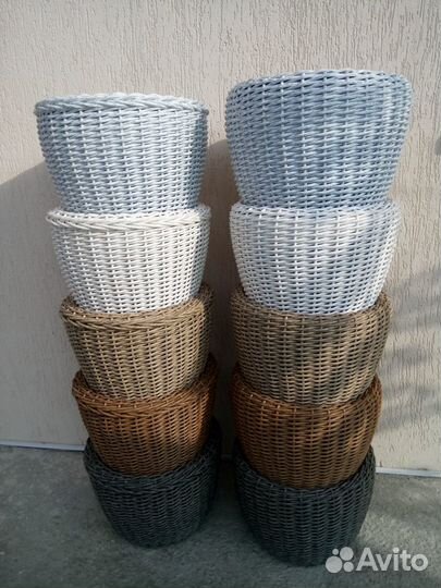 Кашпо из искусственного ротанга