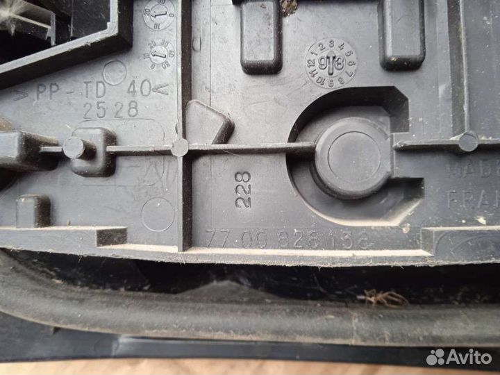 Фонарь задний правый renault megane 1