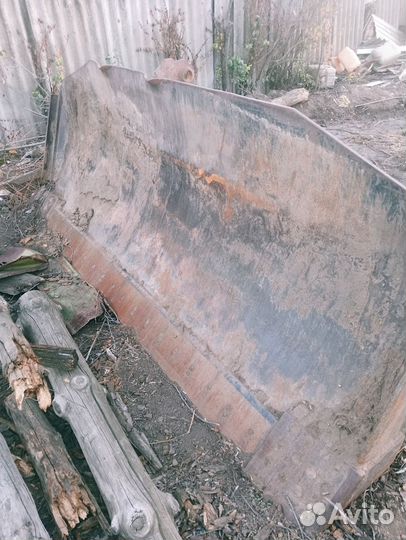 Отвал на кировец