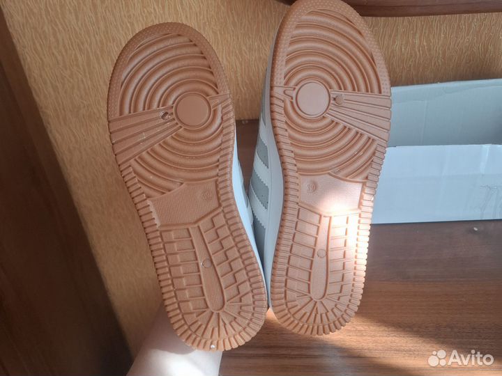 Кроссовки adidas