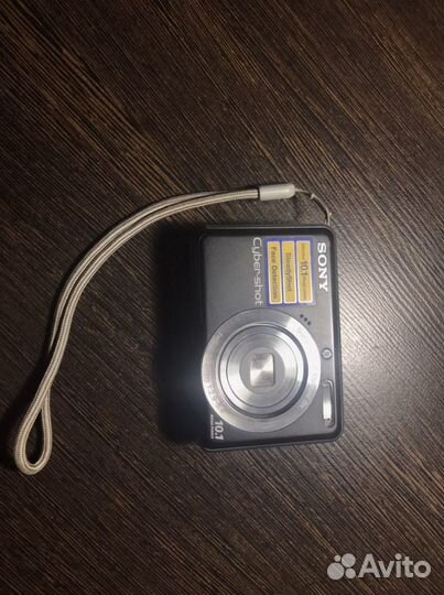 Компактный фотоаппарат