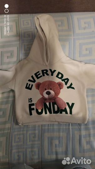 Пакет вещей от 6 месяцев и молокоотсос