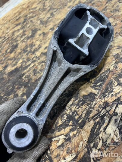 Подушка опора двигателя K4M838 Рено Меган 3