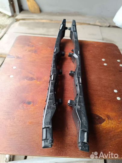 Крепление бампера левое и правое Импреза 2005-2007