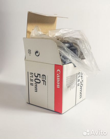 Объектив Canon EF 50mm f/1.8 II