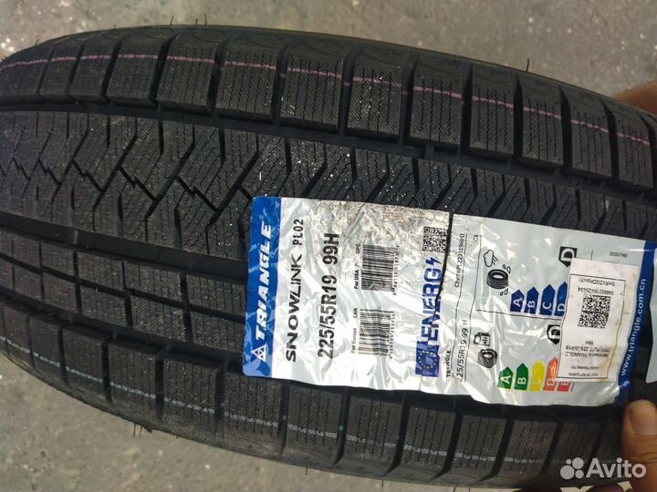 Triangle PL02 225/55 R19